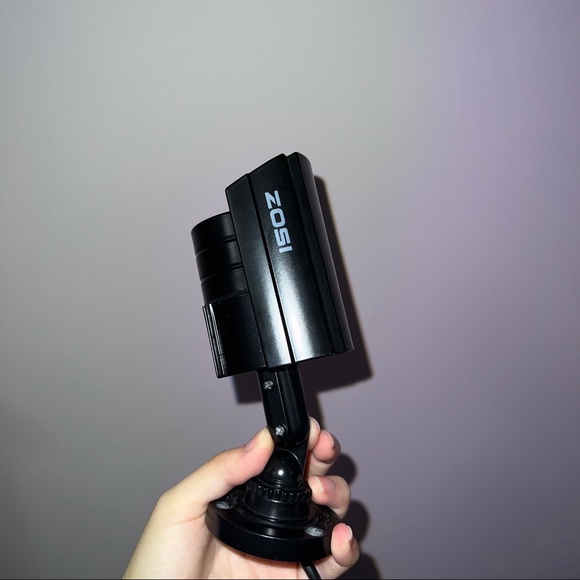 ZOSI 1080P SECURITY CAMERA - BNC - Picture 9 of 10